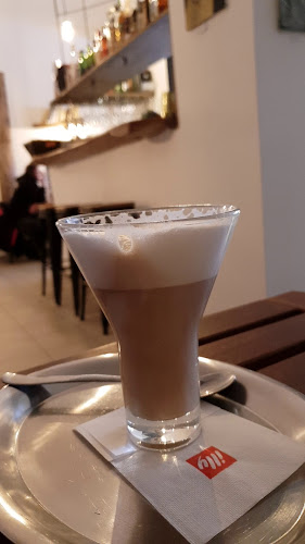 Opinii despre Kavárna v Exilu în Praha - Gastronomie a pohostinství