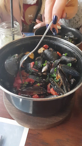 Opinii despre Bruxx în Praha - Gastronomie a pohostinství