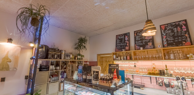 Opinii despre Elian's Coffee House în Praha 9 - Gastronomie a pohostinství