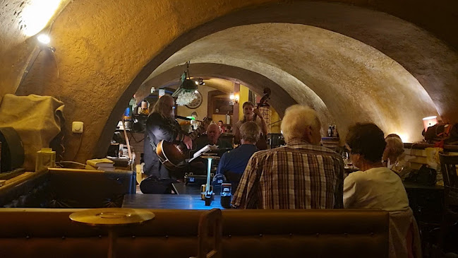 Nicolas bar & restaurant