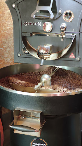 Opinii despre Coffee Bee - Valašská pražírna s.r.o. în Valašské Meziříčí - Gastronomie a pohostinství
