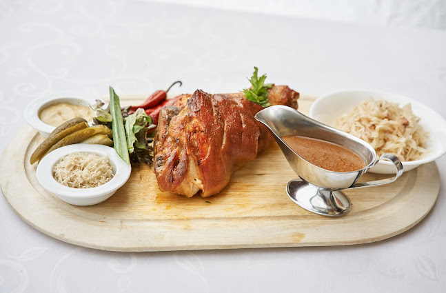 Tržiště 384/37, 360 01 Karlovy Vary 1