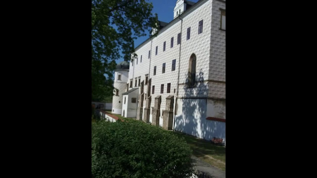 Opinii despre Restaurace Zámek Choltice în Pardubice - Gastronomie a pohostinství