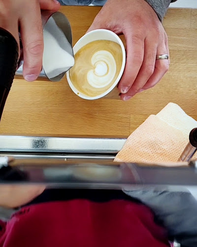 Opinii despre Kavárna v Exilu în Praha - Gastronomie a pohostinství