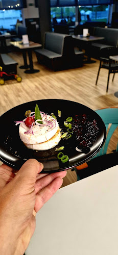 Opinii despre Pivnice Máj în Uherský Brod - Gastronomie a pohostinství