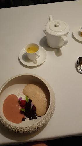 Opinii despre Restaurant a vinařství Salabka în Praha 7 - Gastronomie a pohostinství