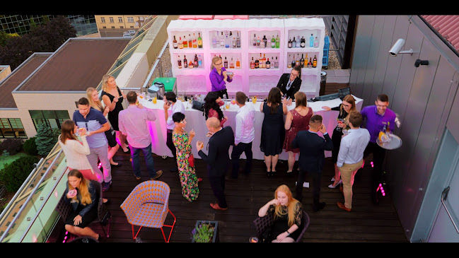 Opinii despre Cloud 9 Sky Bar & Lounge în Karlín - Gastronomie a pohostinství