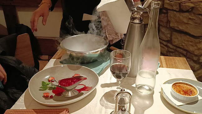 Opinii despre Bílá kráva - steaky a francouzská venkovská kuchyně în Vinohrady - Gastronomie a pohostinství