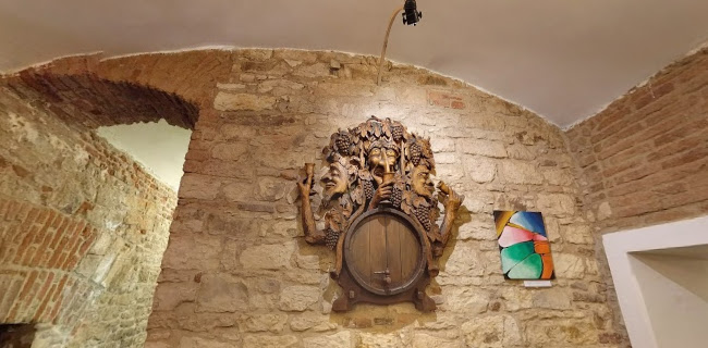 VINNÝ SKLEP ÚJEZD 19 - Malá Strana