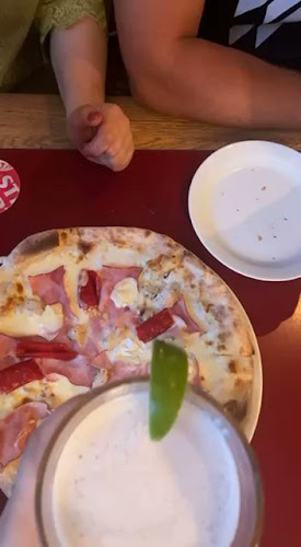 Opinii despre Pizzeria La Torretta în Praha - Gastronomie a pohostinství