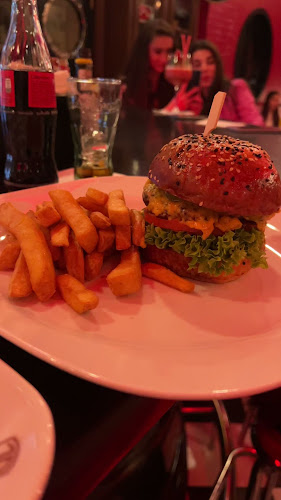 Opinii despre James Dean Prague în Staré Město - Gastronomie a pohostinství