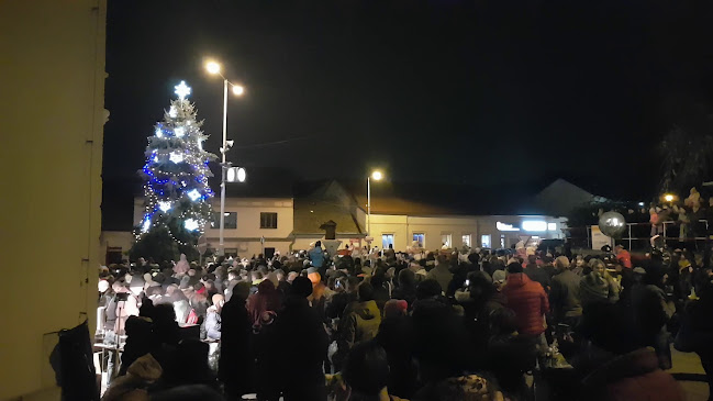 Opinii despre Bistro a Kavárna Na náměstí în Řeporyje - Gastronomie a pohostinství