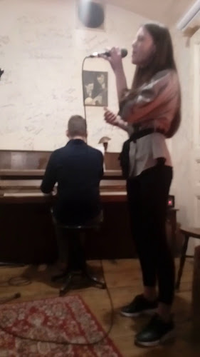 Comentarii opinii despre Salmovská Literární Kavárna