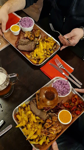 Opinii despre Hell Smoke BBQ în Malá Strana - Gastronomie a pohostinství