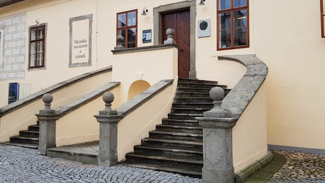 Mírové nám. 11, 341 01 Horažďovice