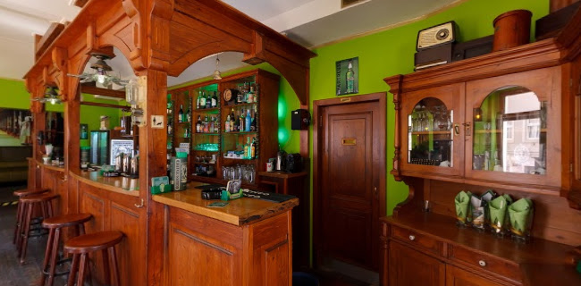 Chartreuse bar