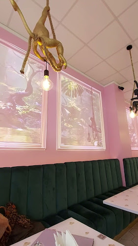 Crystal Gardens Slovanský dům - Gastronomie a pohostinství