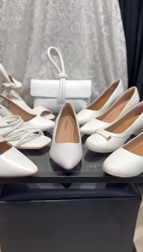 PICCADILLY STORE & CAFFE