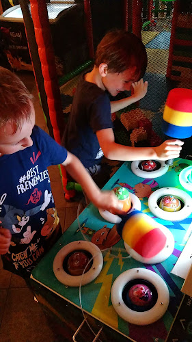 Opinii despre Pizza-doma Caffe Restaurant s velkou dětskou hernou în Plzeň 1 - Gastronomie a pohostinství