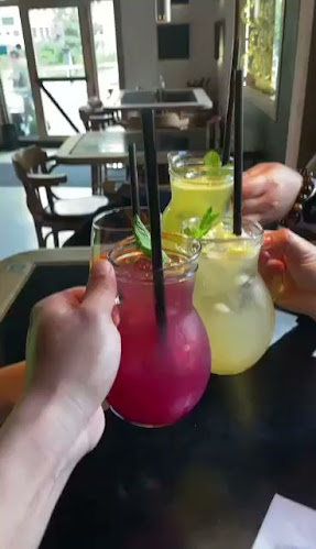 Opinii despre Vinohradský bulvár în Vinohrady - Gastronomie a pohostinství