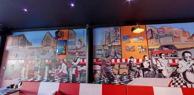 Comentarii opinii despre Retro - kavárna, snídaně a koktejlový bar