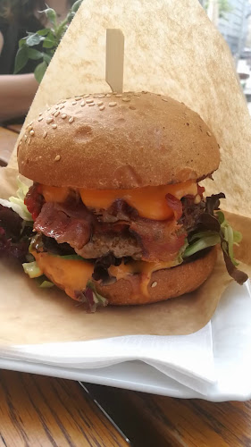 Opinii despre Mikrofarma Jakubák în Brno - Gastronomie a pohostinství