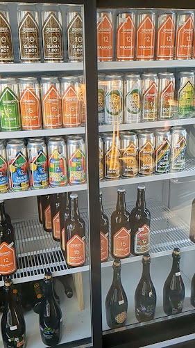 Opinii despre Drinkøtéka : Craft Beer Bar & Bottle Shop în Nové Město - Gastronomie a pohostinství