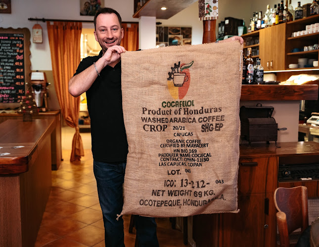 Opinii despre LamCafé, kavárna a pražírna výběrové kávy în Hradec Králové - Gastronomie a pohostinství