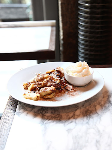 Opinii despre Cafe~Cafe în Staré Město - Gastronomie a pohostinství