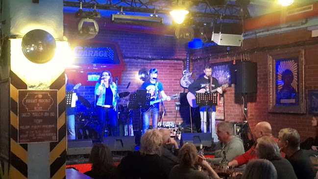 Opinii despre Rock and Roll Garage Club Ostrava în Ostrava - Gastronomie a pohostinství