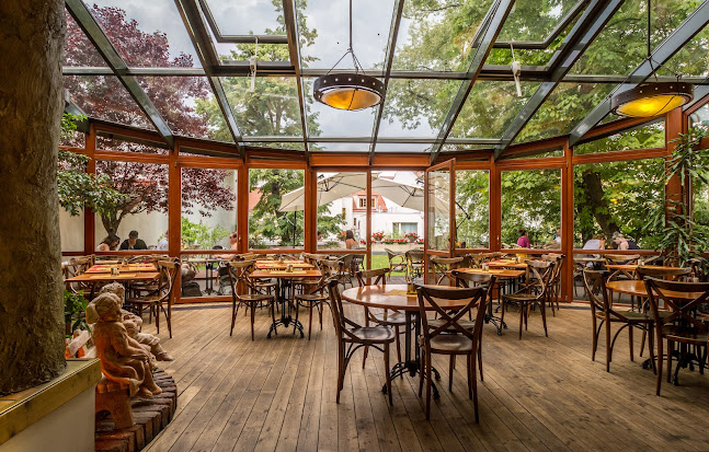 Lavička - Zahradní Restaurace