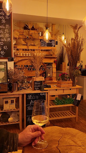 Opinii despre Vinotéka Eva în Vinohrady - Gastronomie a pohostinství