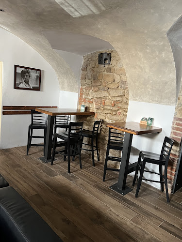 Opinii despre BARREL BAR în Turnov - Gastronomie a pohostinství