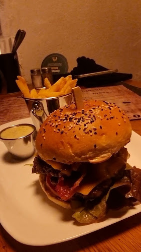 Opinii despre GANGSTERburger în Praha - Gastronomie a pohostinství