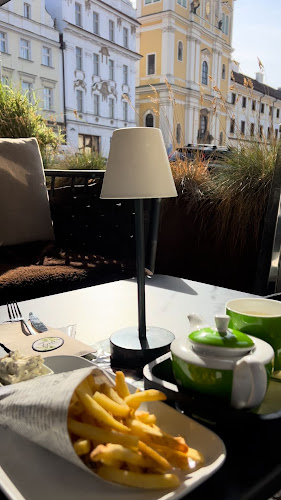 Opinii despre Fjaka Wine & Tapas bar în Hradec Králové - Gastronomie a pohostinství