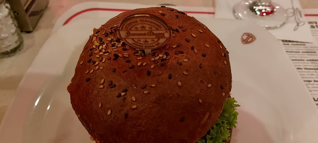 Opinii despre James Dean Prague în Staré Město - Gastronomie a pohostinství