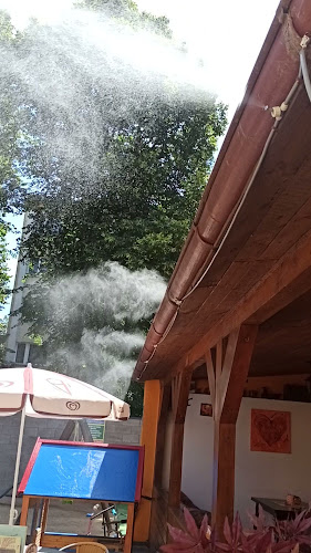 Opinii despre Orlice Bar & Club în Hradec Králové - Gastronomie a pohostinství