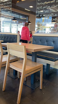 KFC Praha Černý Most DT - Praha