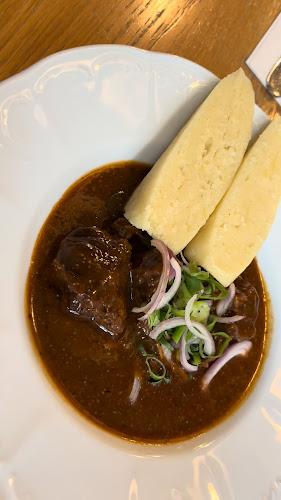 Opinii despre Restaurace Mincovna în Josefov - Gastronomie a pohostinství