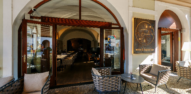 Fjaka Wine & Tapas bar - Gastronomie a pohostinství