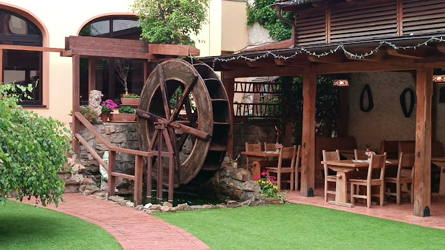 Opinii despre Restaurace Selský Dvůr în Praha - Gastronomie a pohostinství