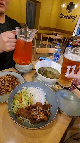 Opinii despre Restaurace Cloverleaf în Malá Strana - Gastronomie a pohostinství