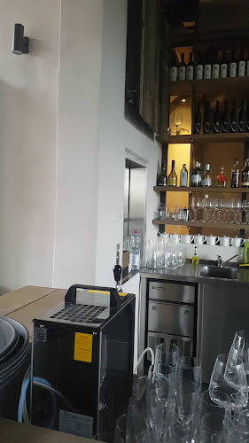 Opinii despre Restaurant a vinařství Salabka în Praha 7 - Gastronomie a pohostinství