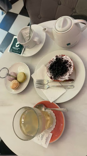 Opinii despre Mad Rabbit în Staré Město - Gastronomie a pohostinství