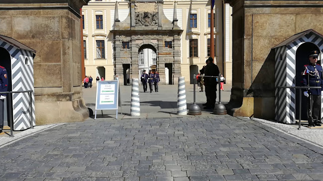 Hradčanské nám. 61/11, 118 00 Praha 1-Hradčany