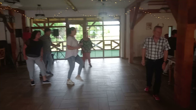 Restaurace / Penzion - Selský dvůr - Gastronomie a pohostinství