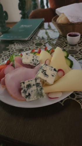 Opinii despre Kavárna Šlágr în Praha - Gastronomie a pohostinství