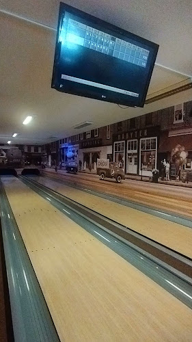 Pizzerie-bowling Hluk