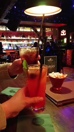 ŠNEKOLEND MUSIC & COCKTAIL BAR s ubytováním