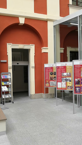 Opinii despre CAFFÉ BY LIN în Ostrov - Gastronomie a pohostinství